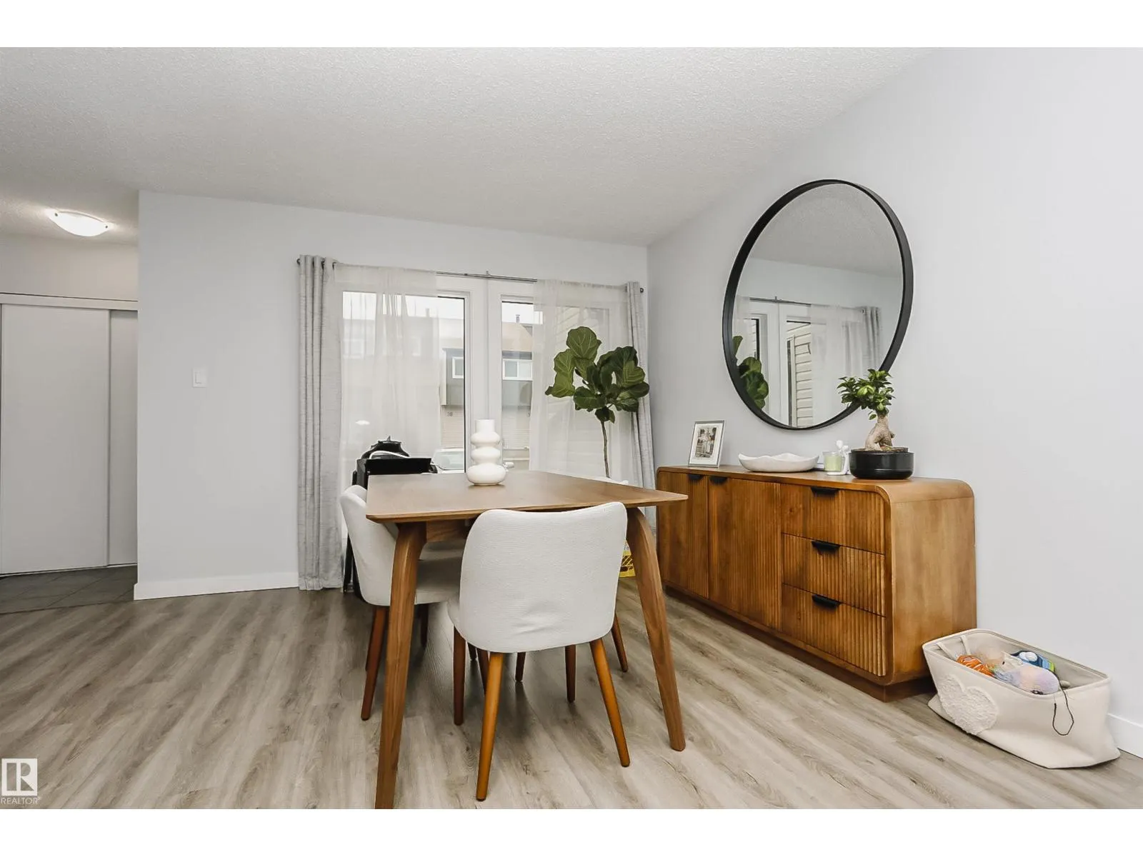 #56 2020 105 ST NW