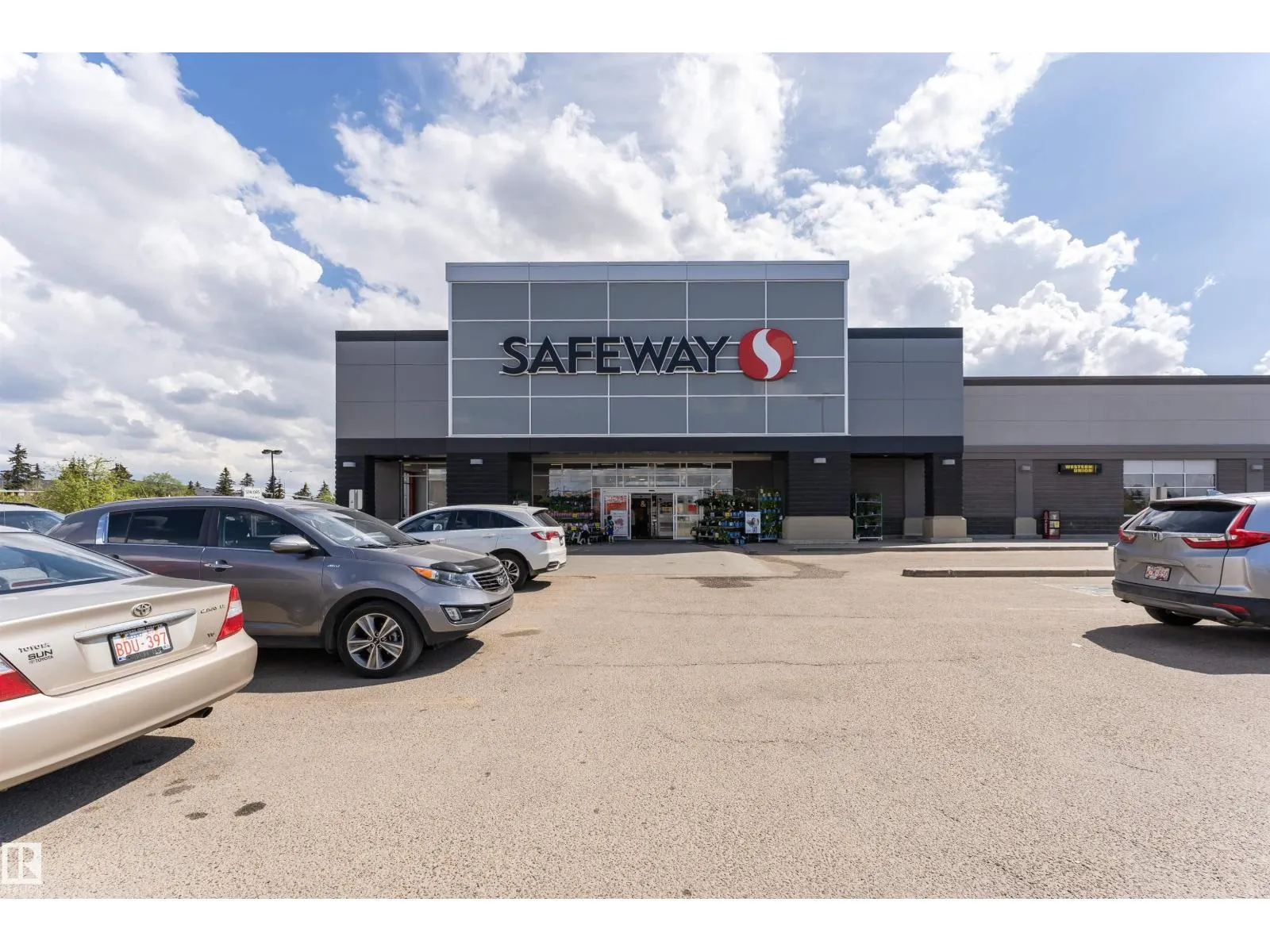 #56 2020 105 ST NW