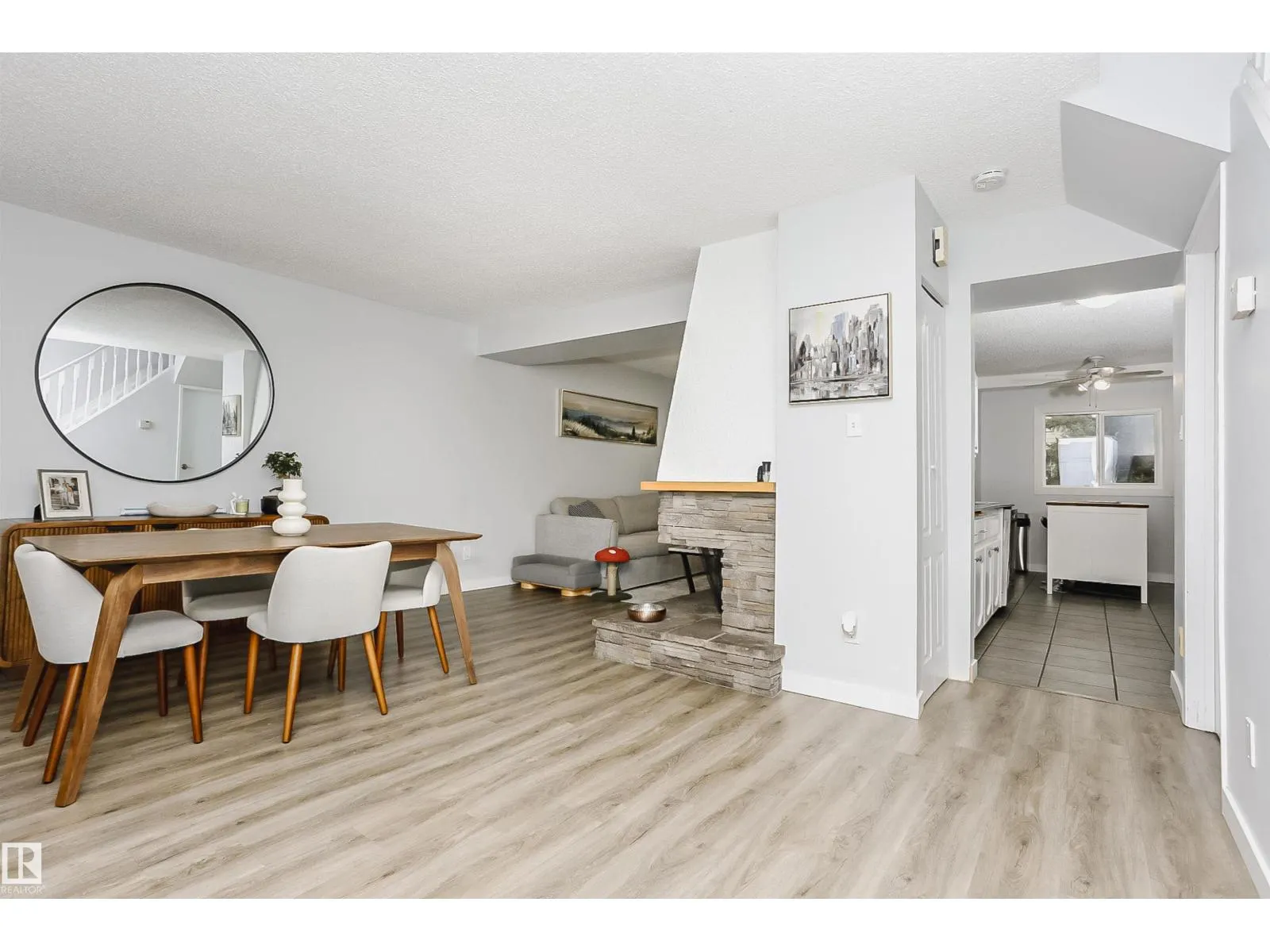 #56 2020 105 ST NW