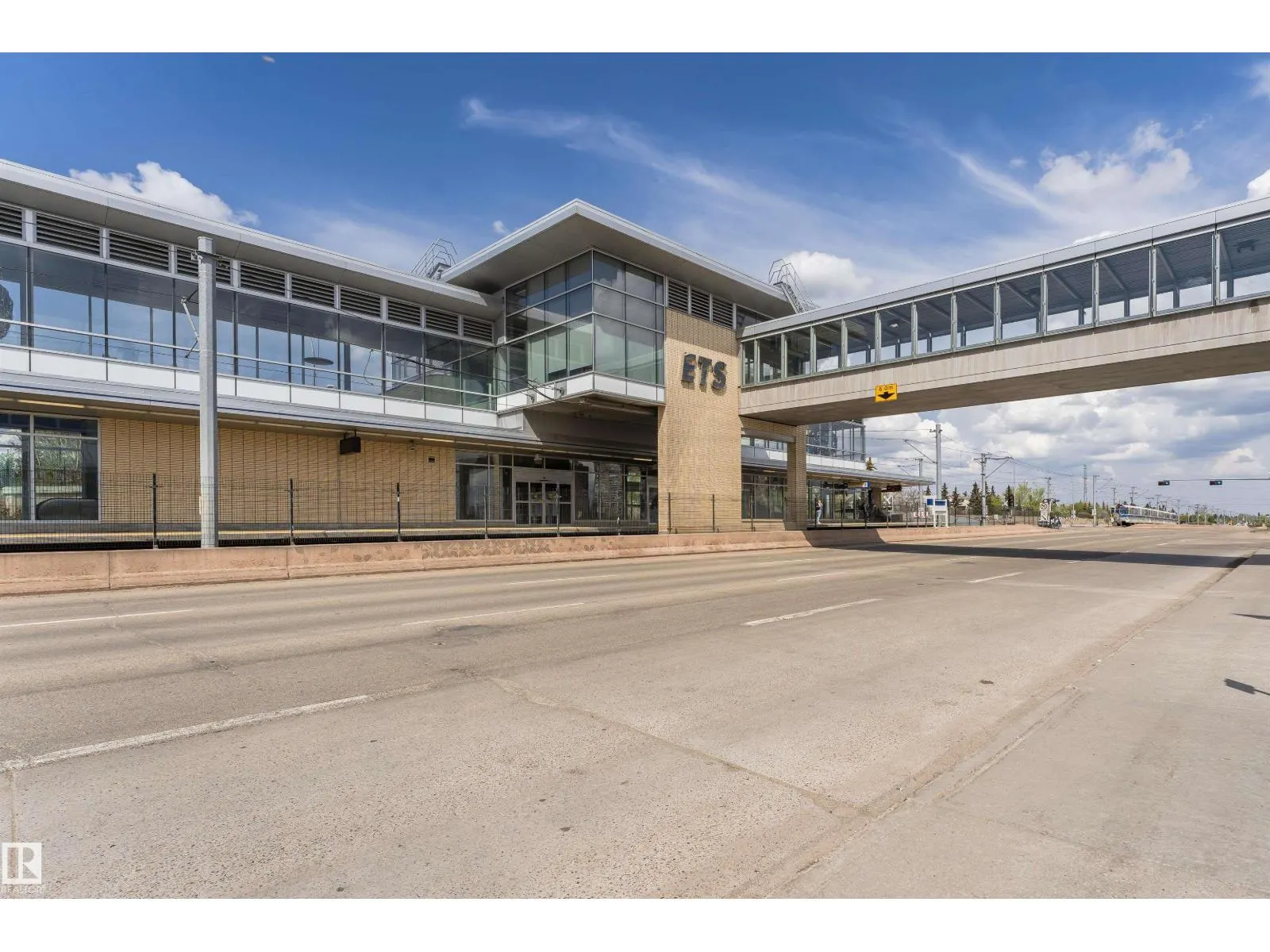 #56 2020 105 ST NW