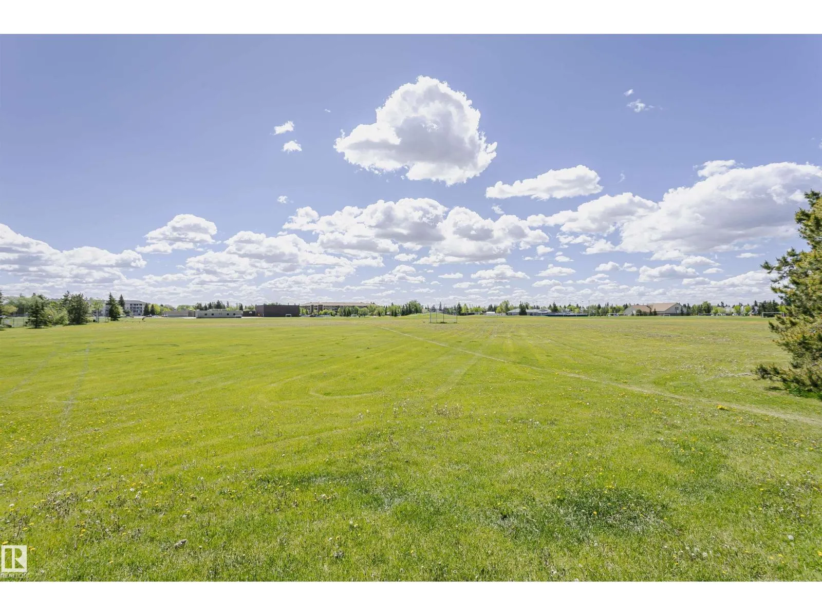 #56 2020 105 ST NW