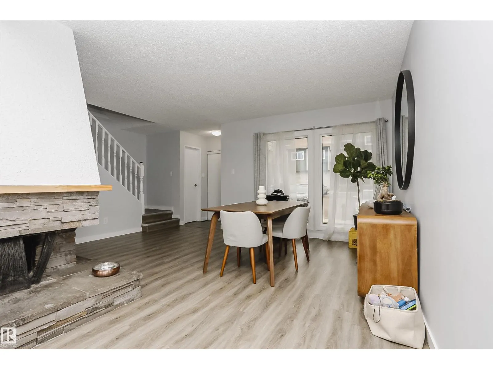 #56 2020 105 ST NW