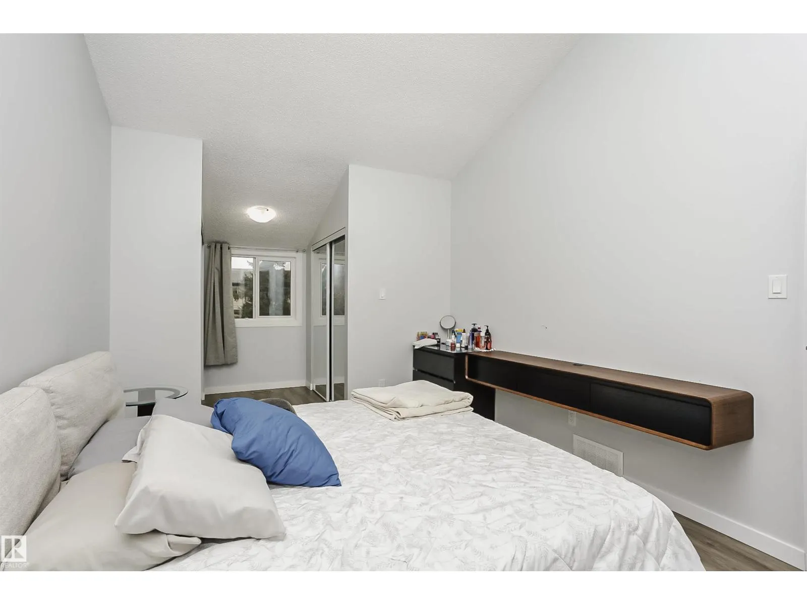 #56 2020 105 ST NW