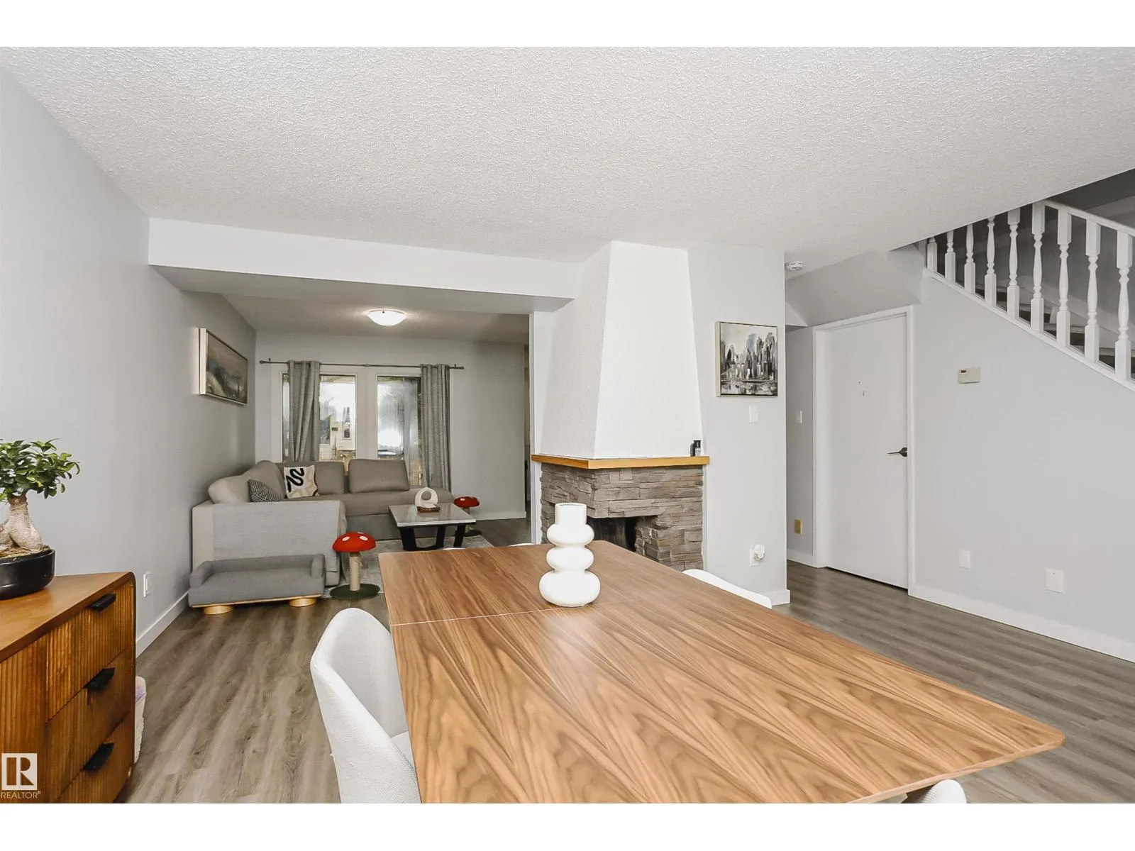 #56 2020 105 ST NW