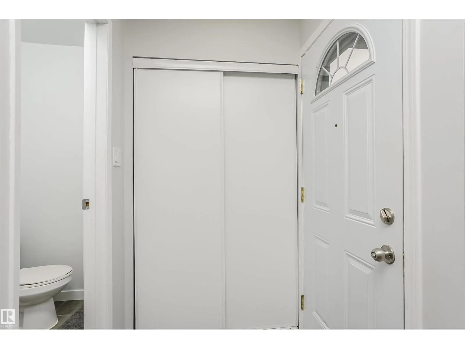 #56 2020 105 ST NW