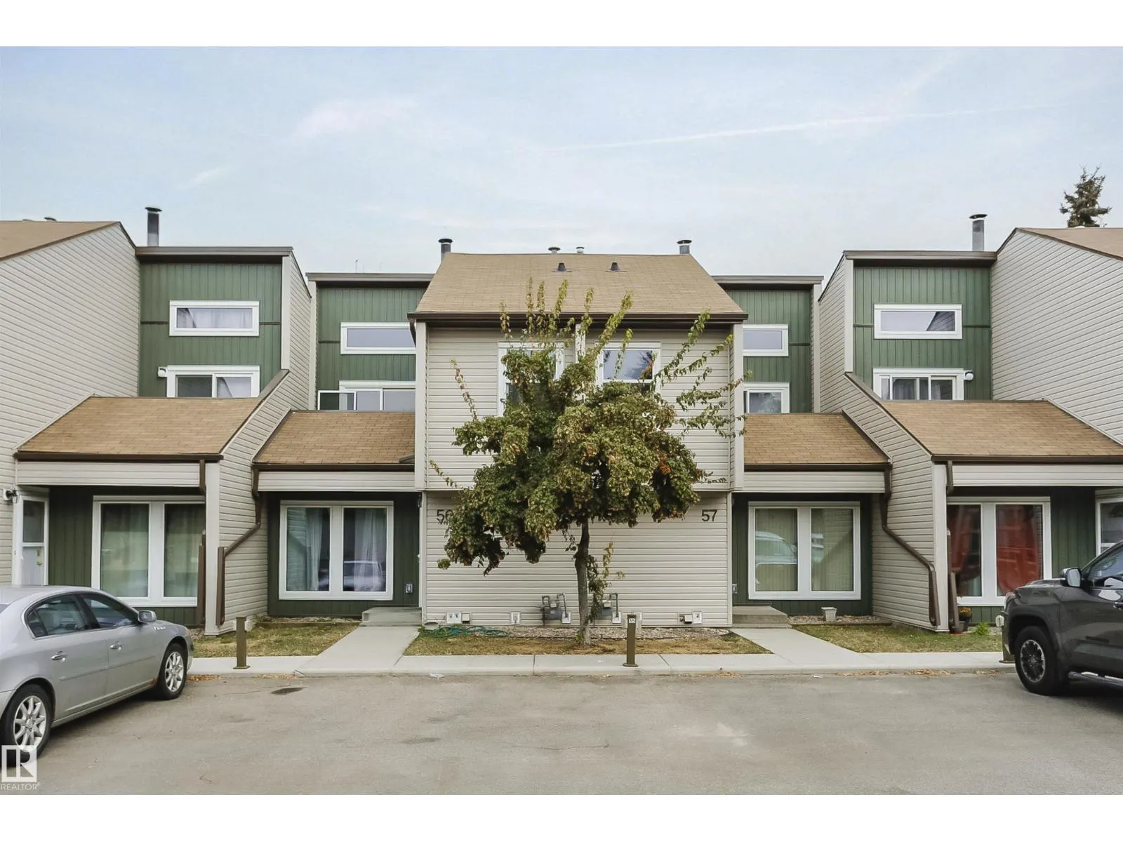 #56 2020 105 ST NW