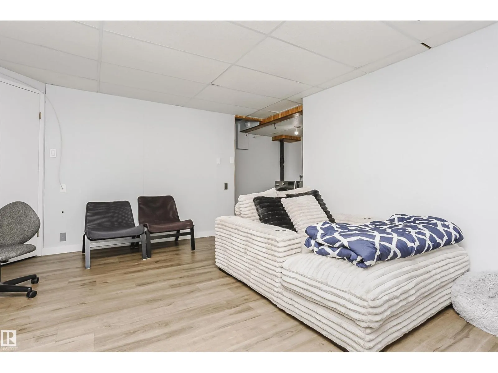 #56 2020 105 ST NW