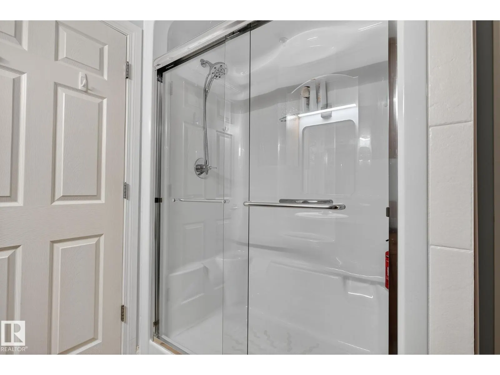 #107 45 INGLEWOOD DR