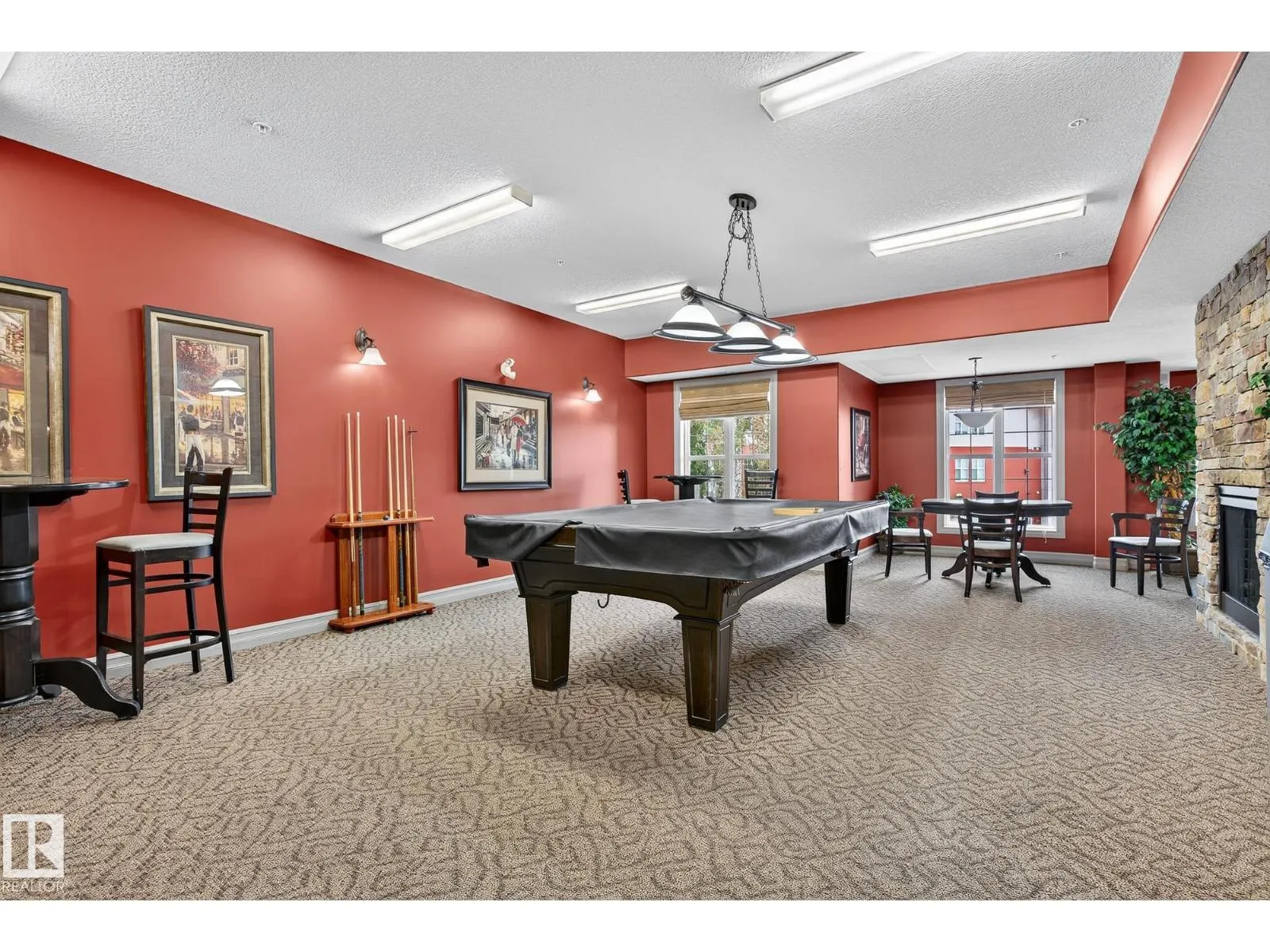 #107 45 INGLEWOOD DR