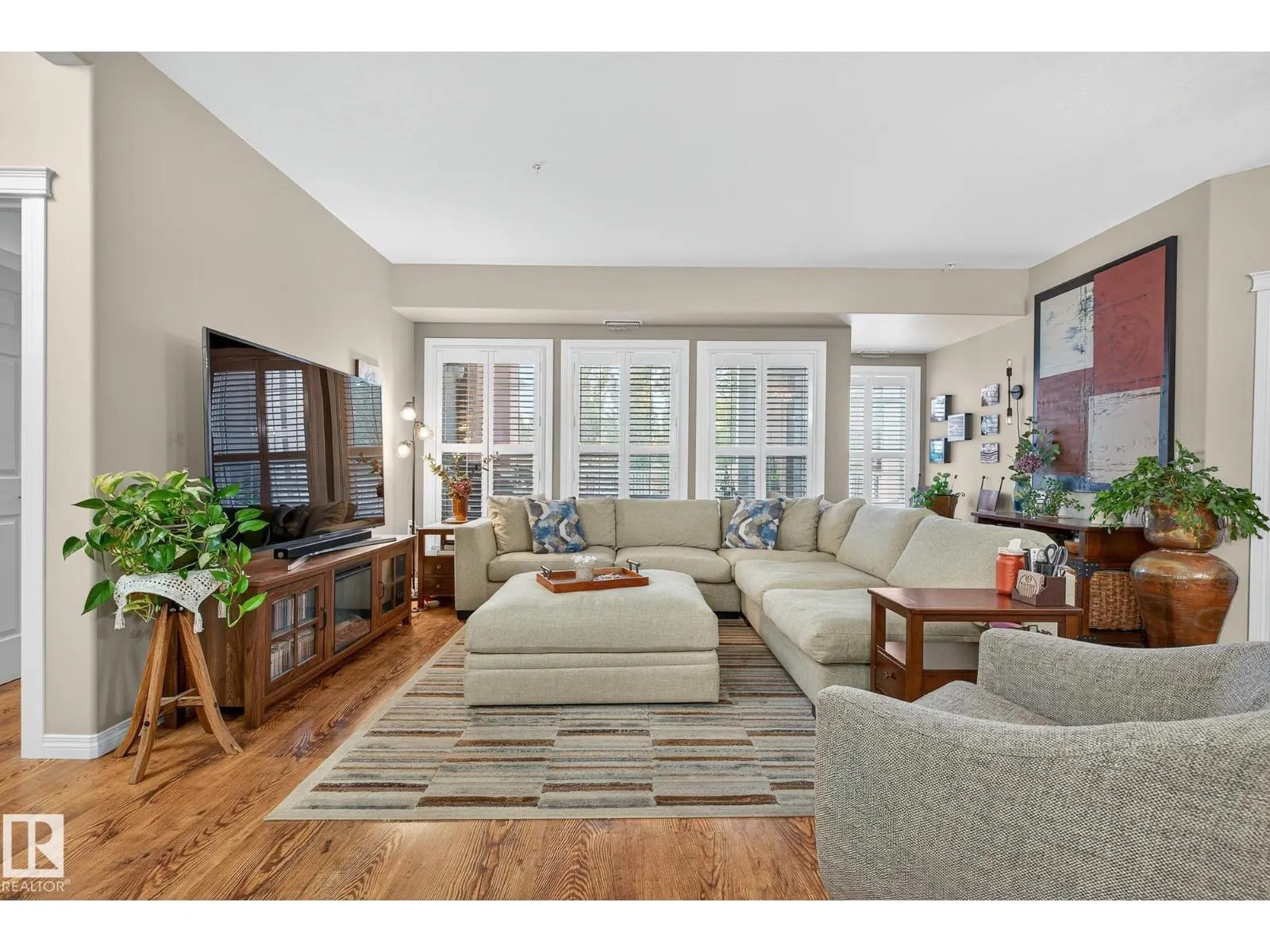 #107 45 INGLEWOOD DR