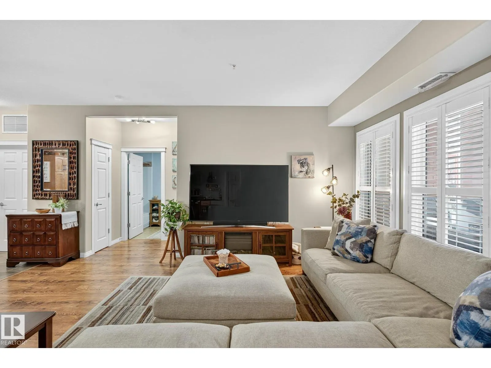 #107 45 INGLEWOOD DR