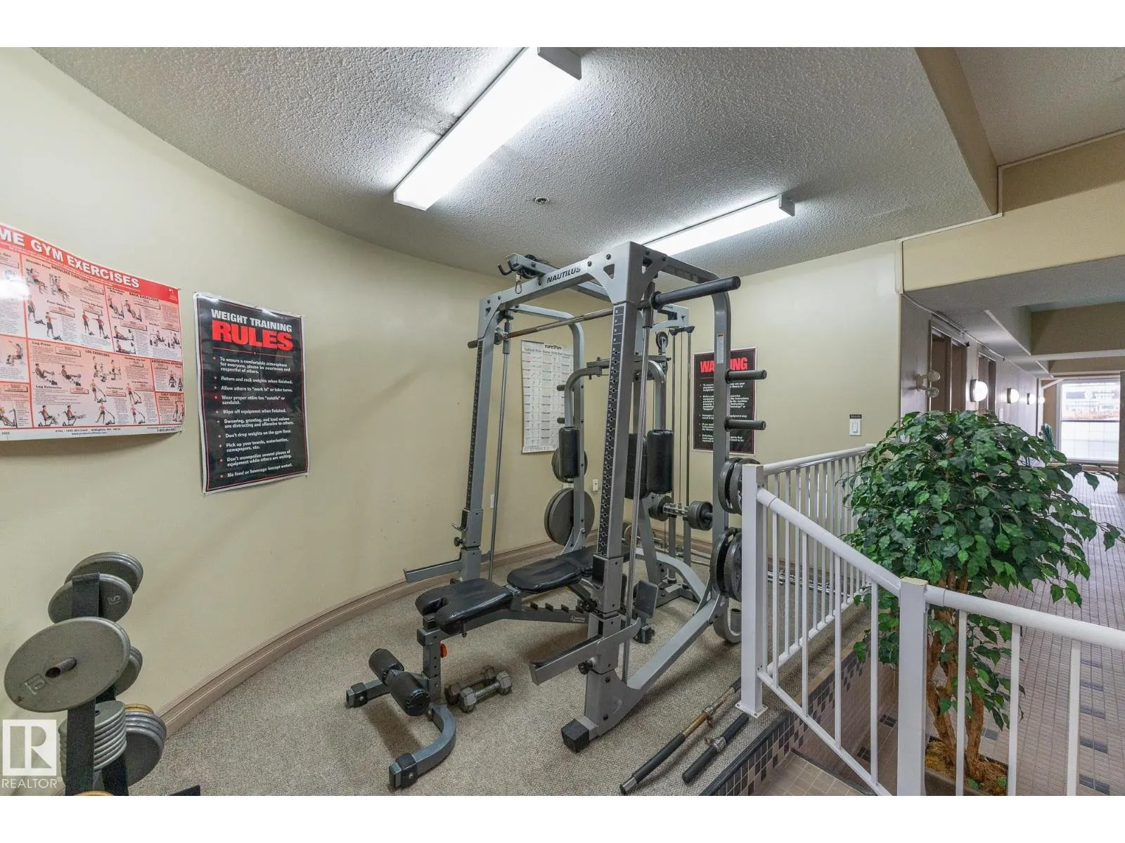 #107 45 INGLEWOOD DR