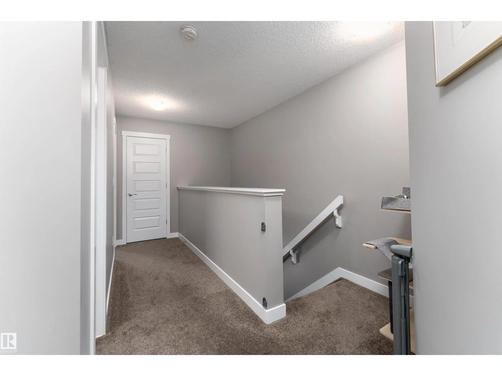 32 GREENBURY CL
