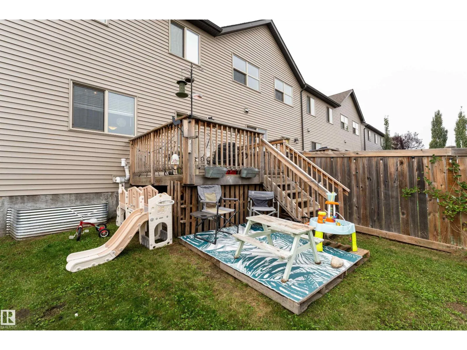 32 GREENBURY CL