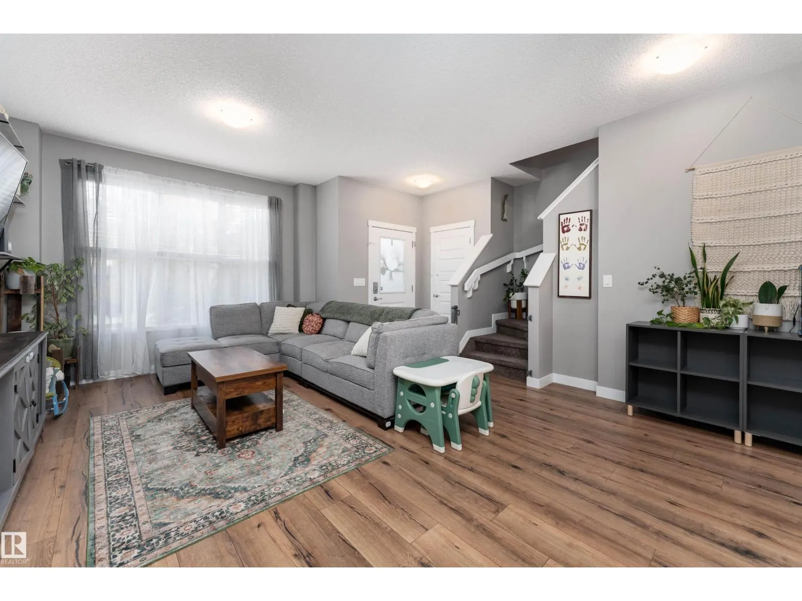 32 GREENBURY CL