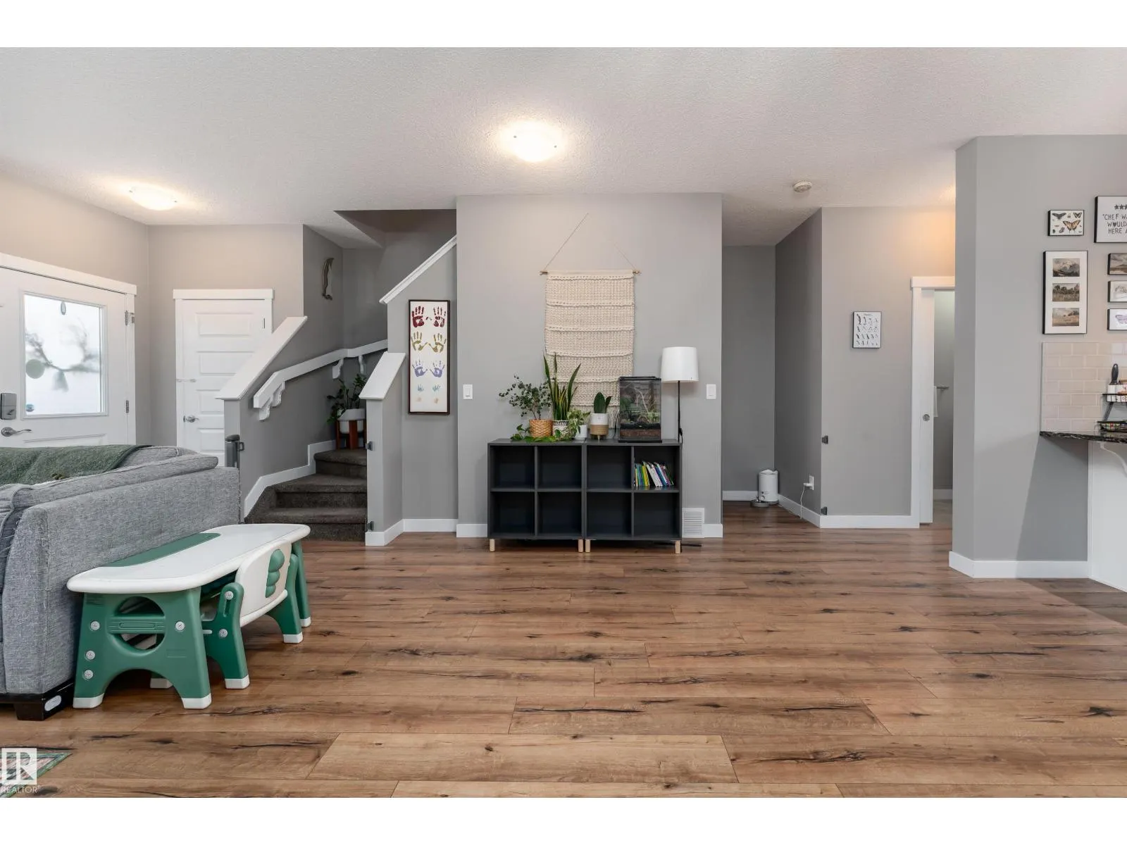 32 GREENBURY CL