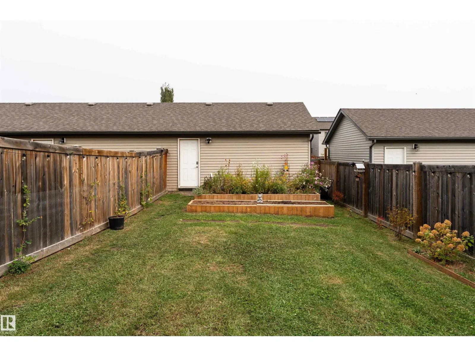 32 GREENBURY CL