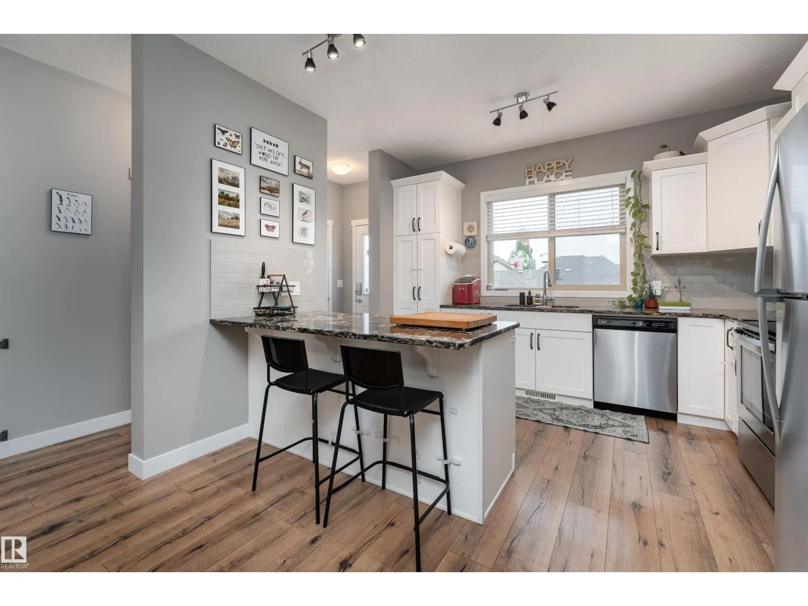 32 GREENBURY CL
