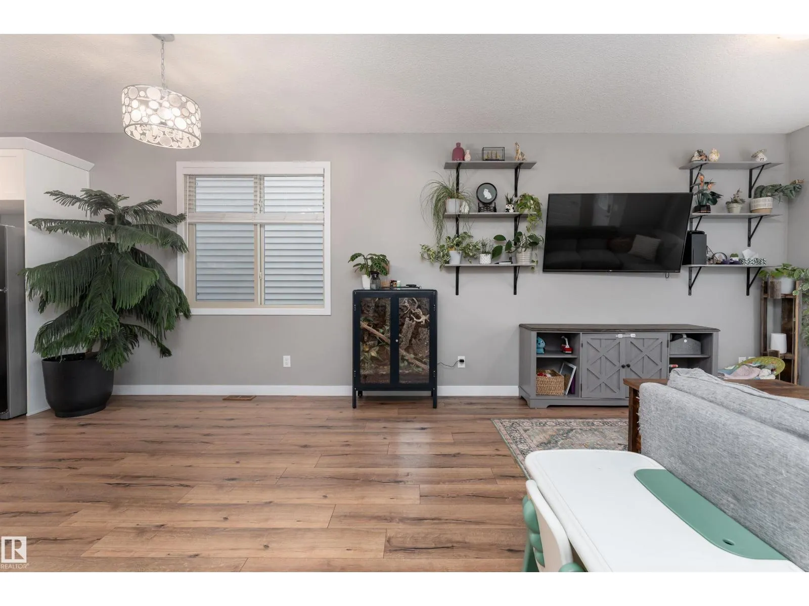 32 GREENBURY CL