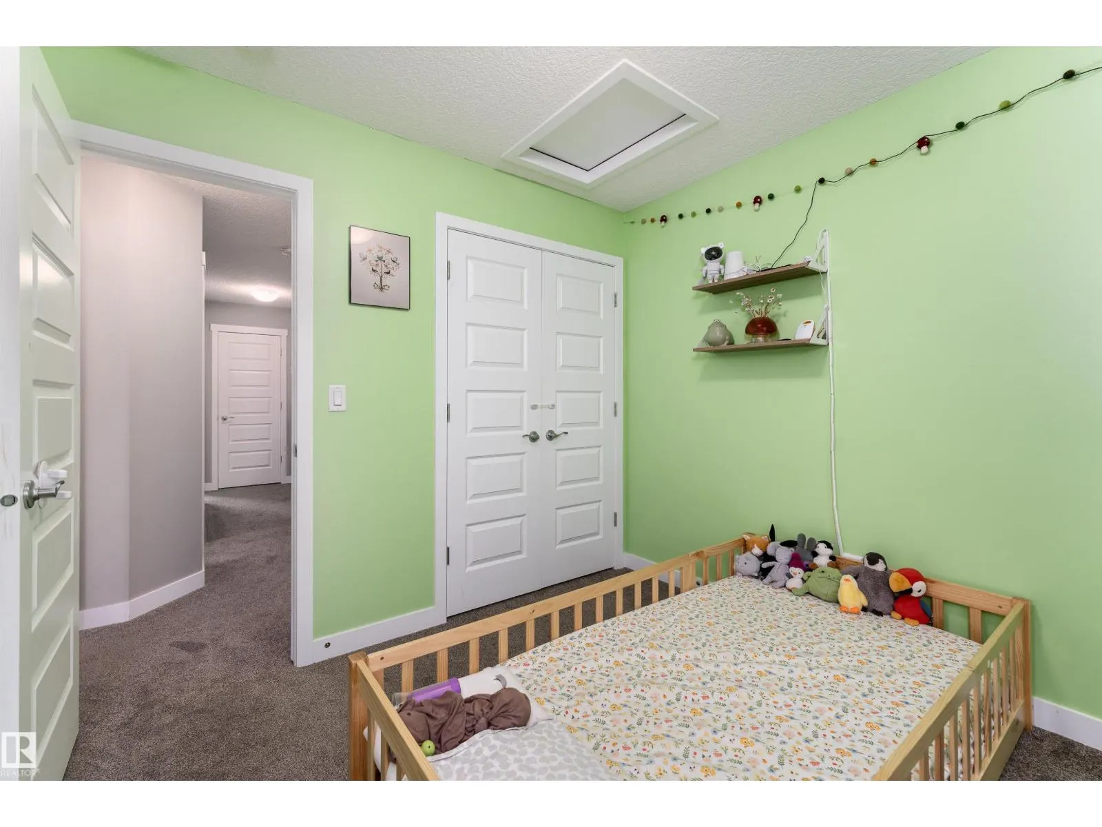 32 GREENBURY CL