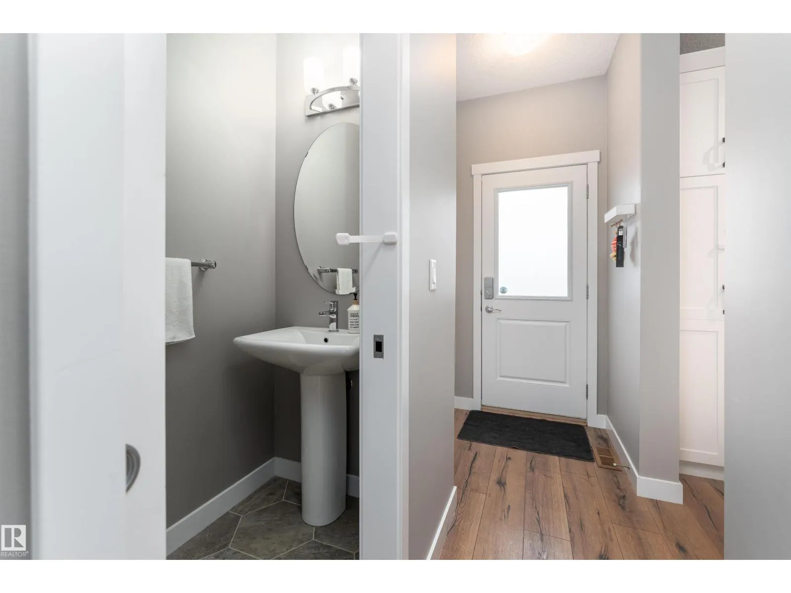 32 GREENBURY CL