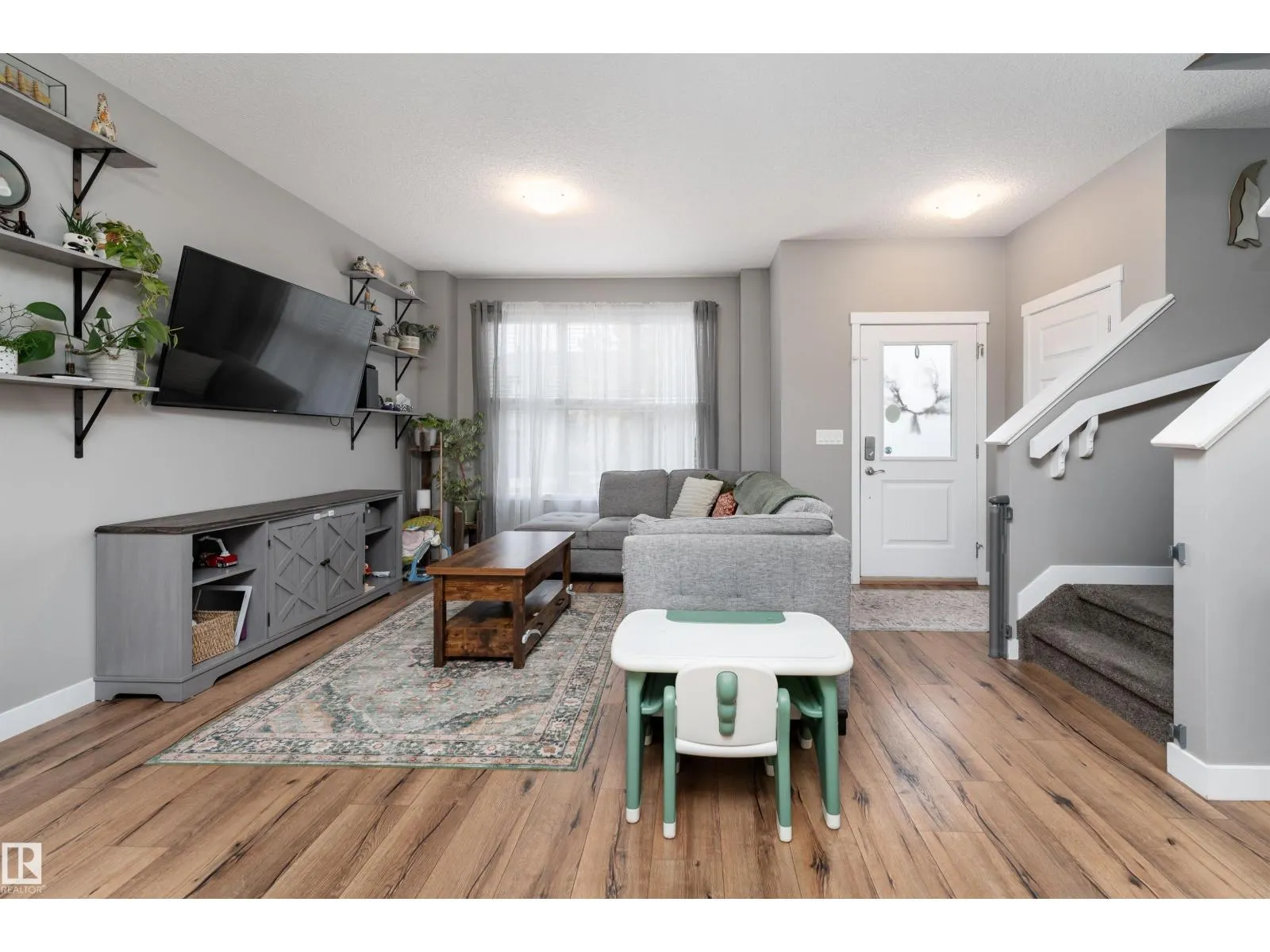 32 GREENBURY CL