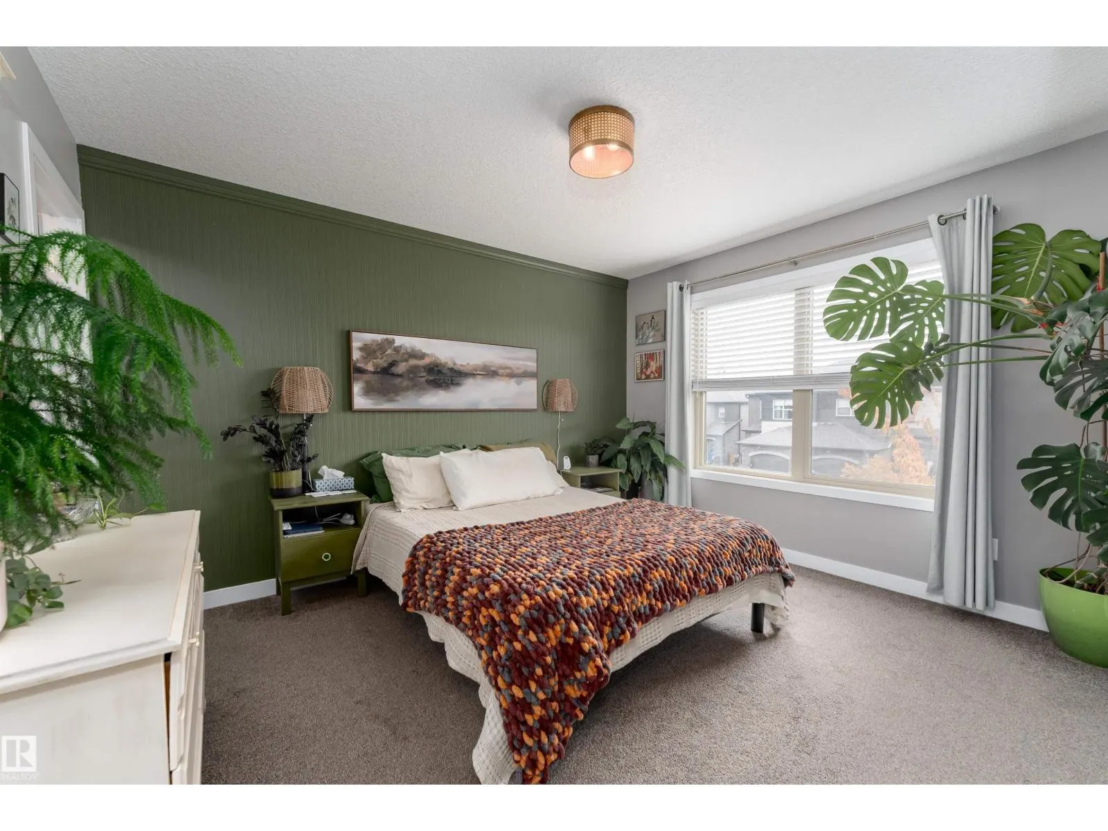 32 GREENBURY CL