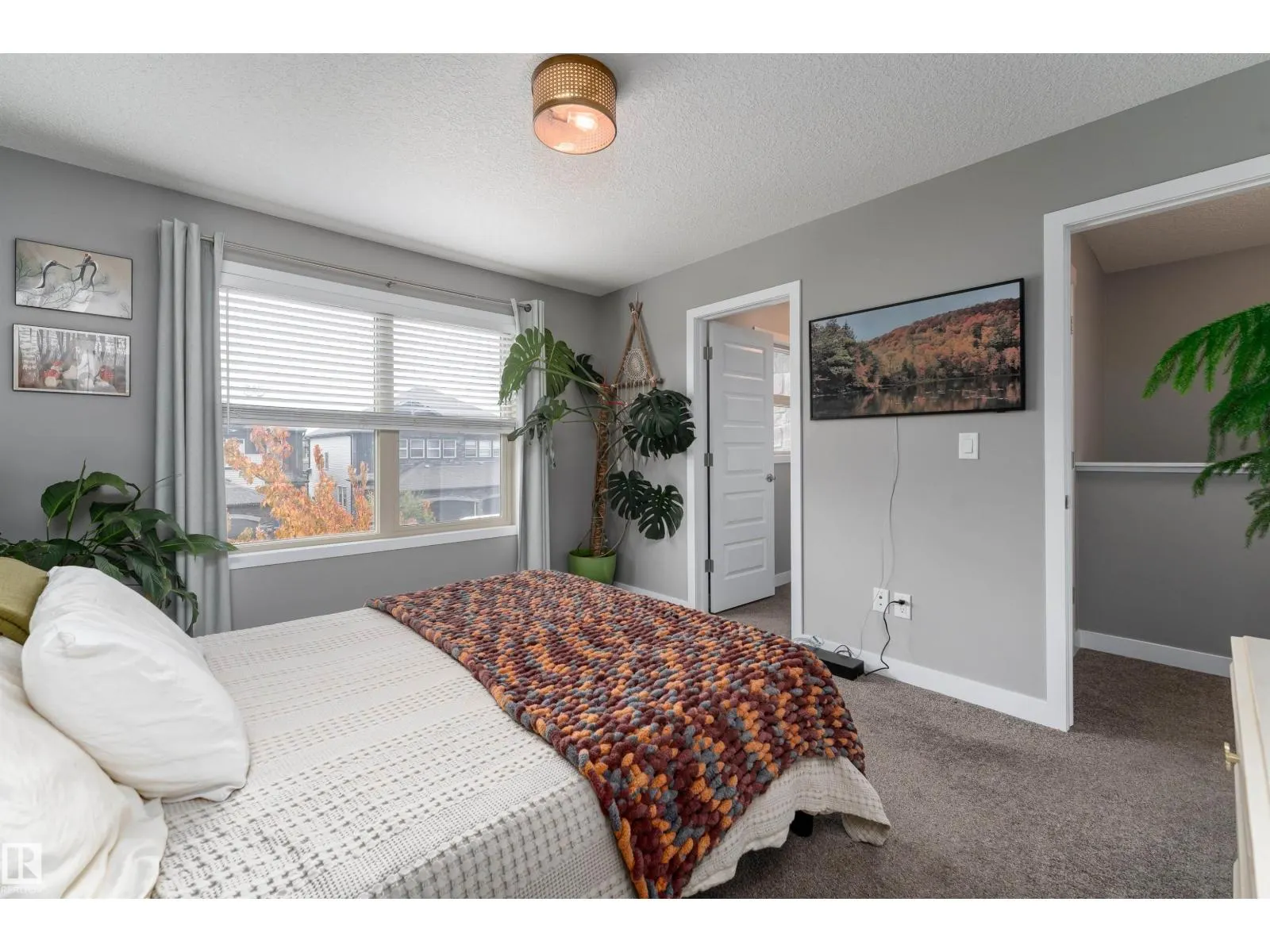 32 GREENBURY CL