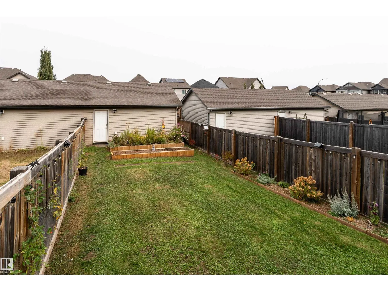 32 GREENBURY CL