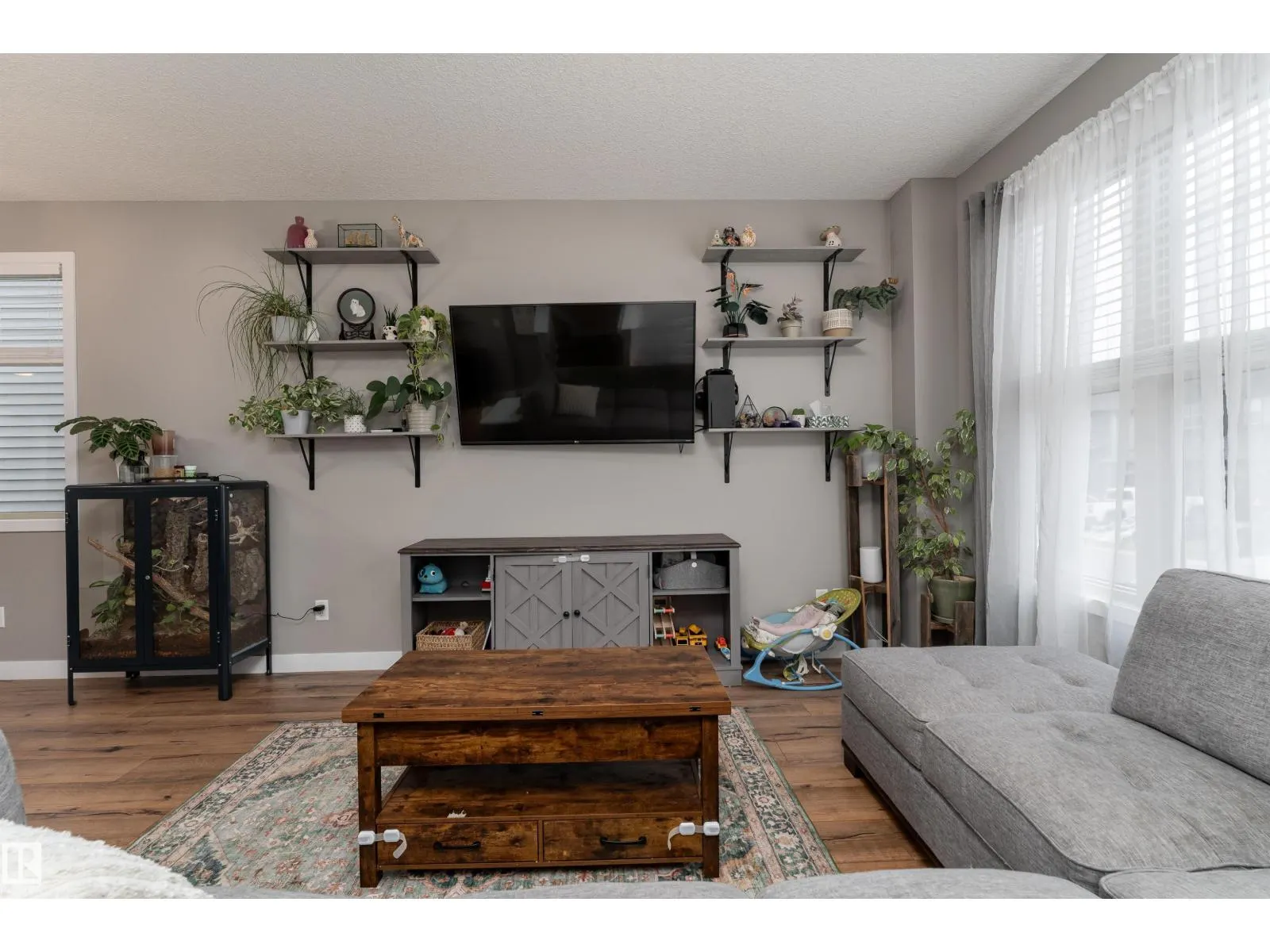 32 GREENBURY CL