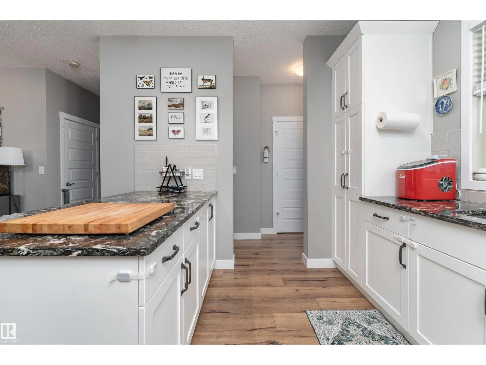 32 GREENBURY CL