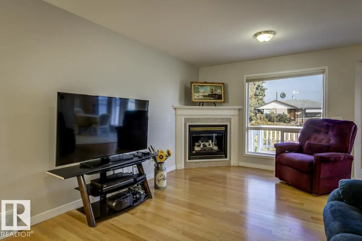 #20 13320 124 ST NW