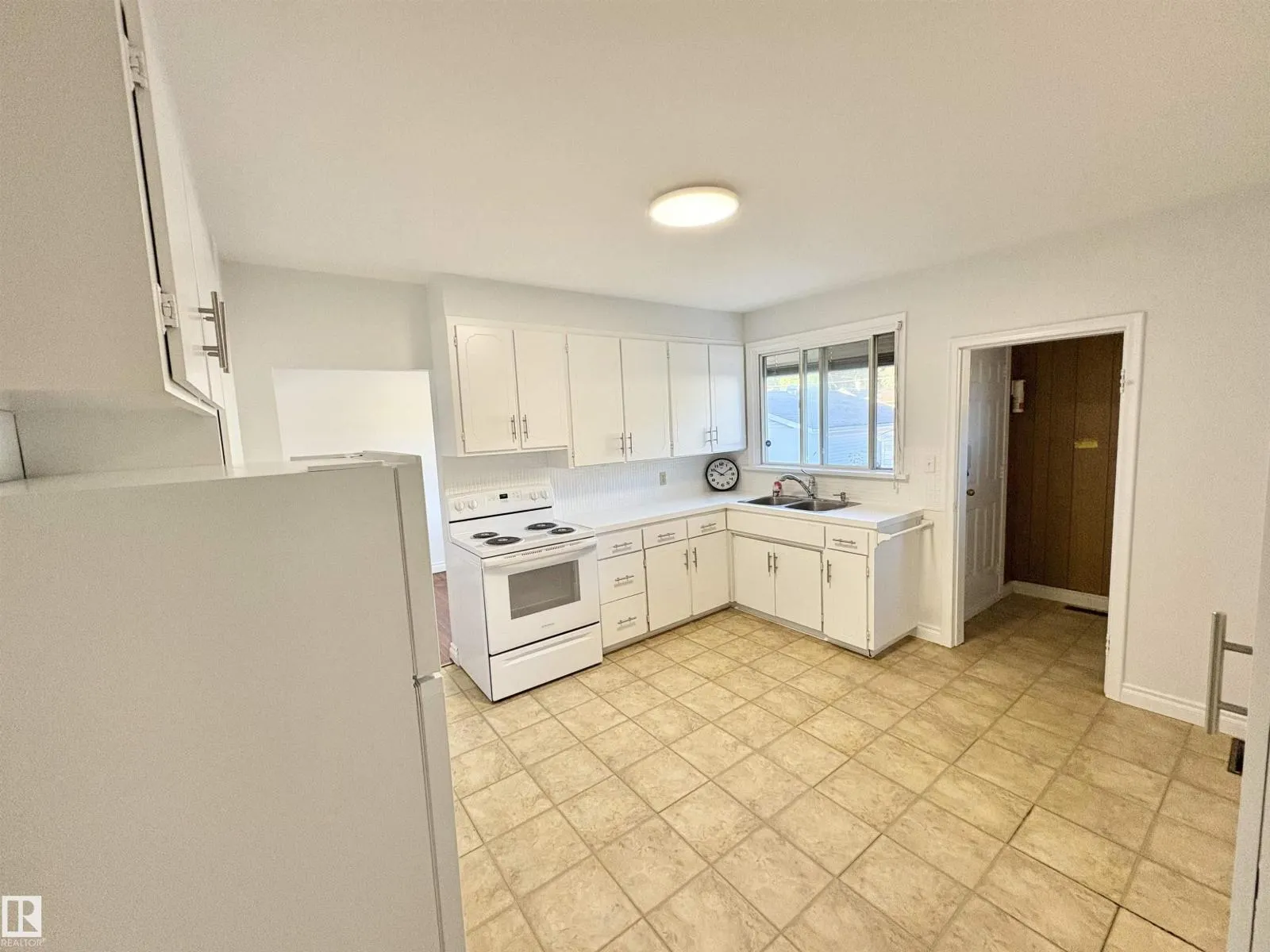 12050 56 ST NW NW