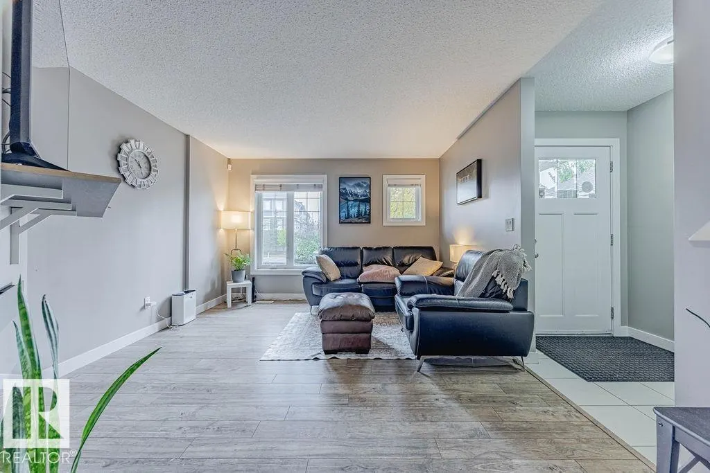 7386 EDGEMONT WY NW