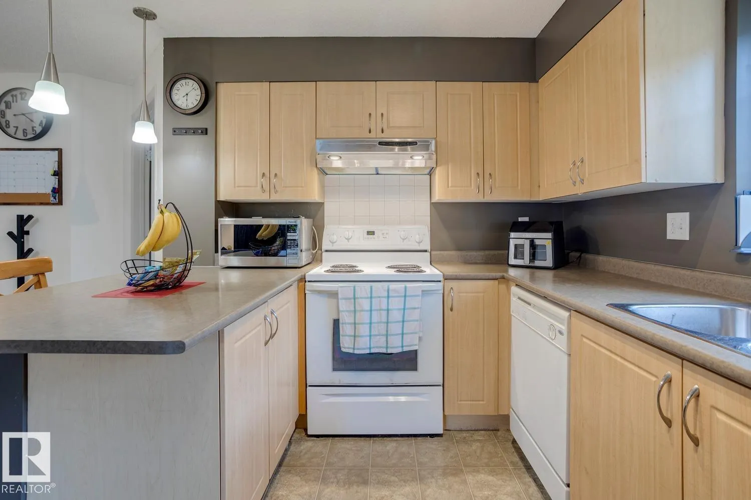 #218 11449 ELLERSLIE RD SW SW