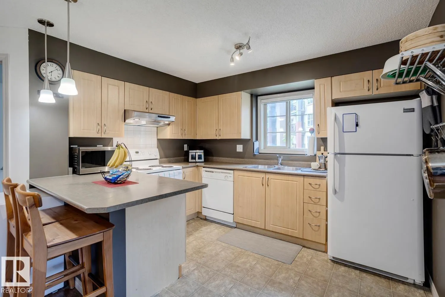 #218 11449 ELLERSLIE RD SW SW