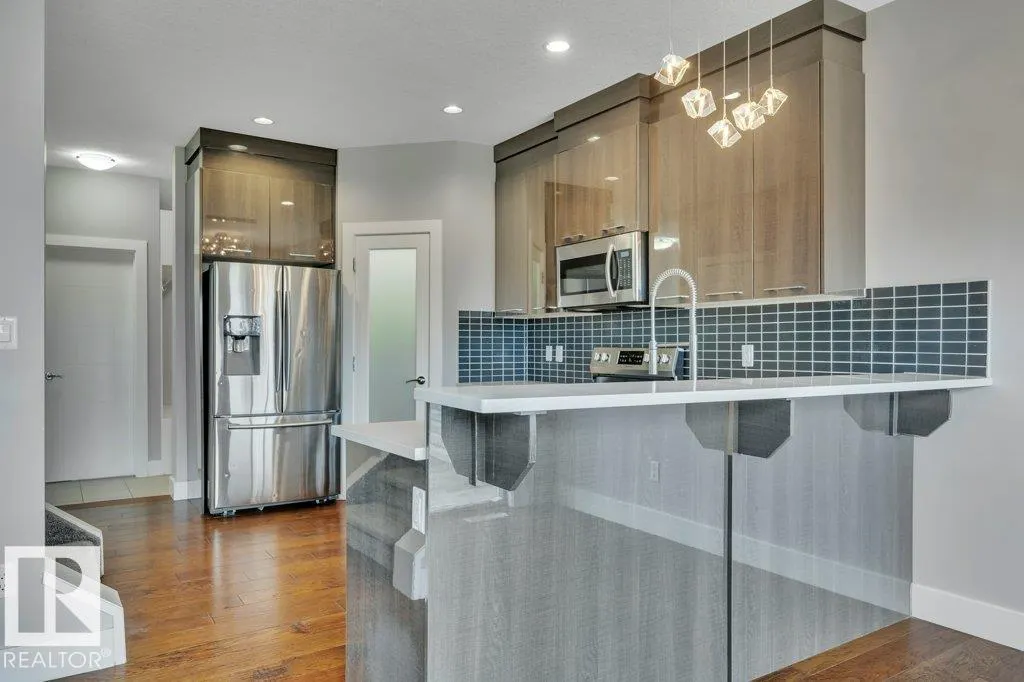64 SANDALWOOD PL