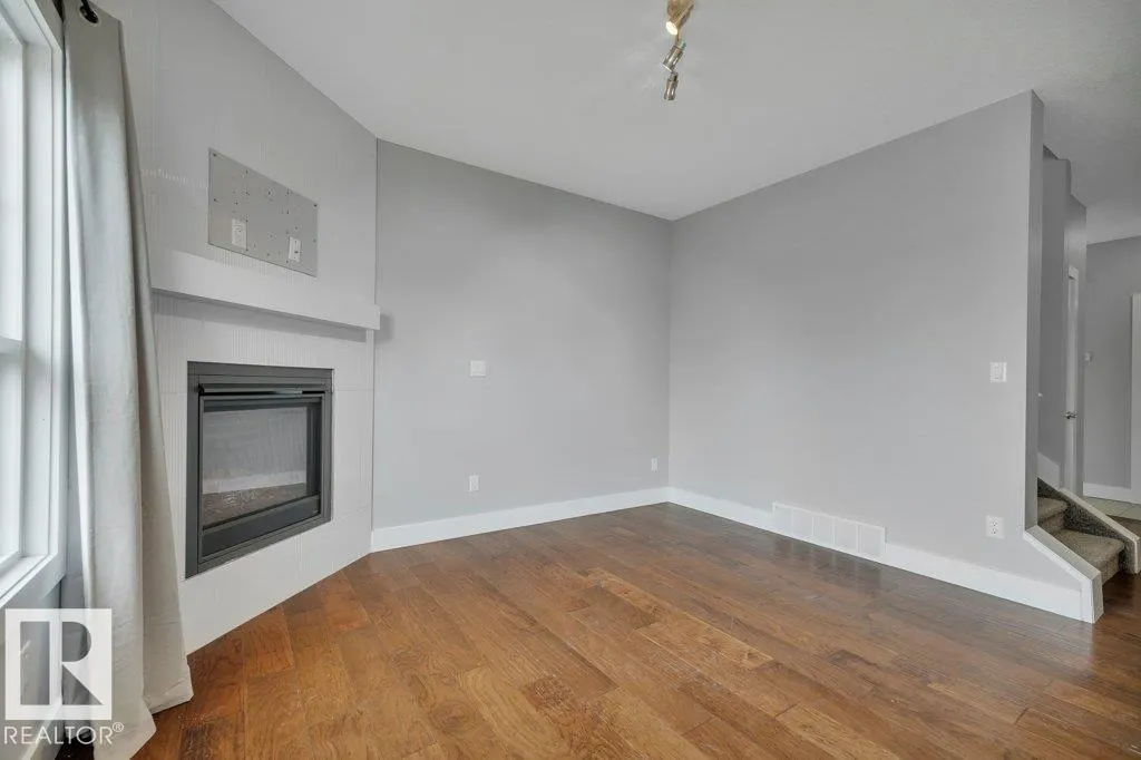 64 SANDALWOOD PL