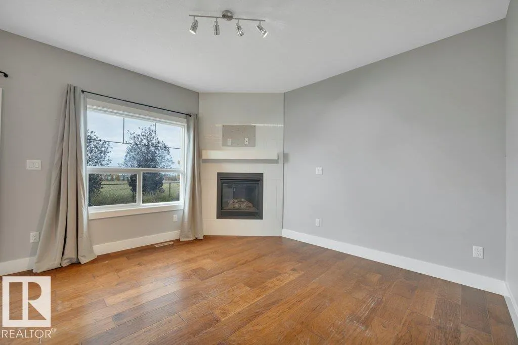 64 SANDALWOOD PL