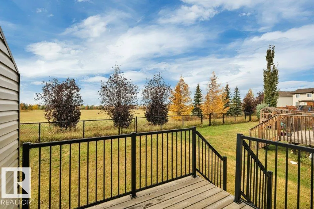 64 SANDALWOOD PL