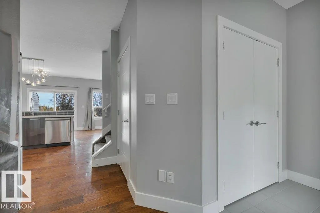 64 SANDALWOOD PL