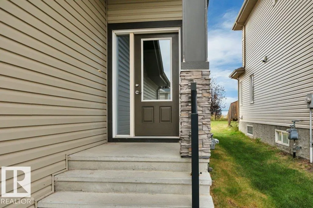 64 SANDALWOOD PL