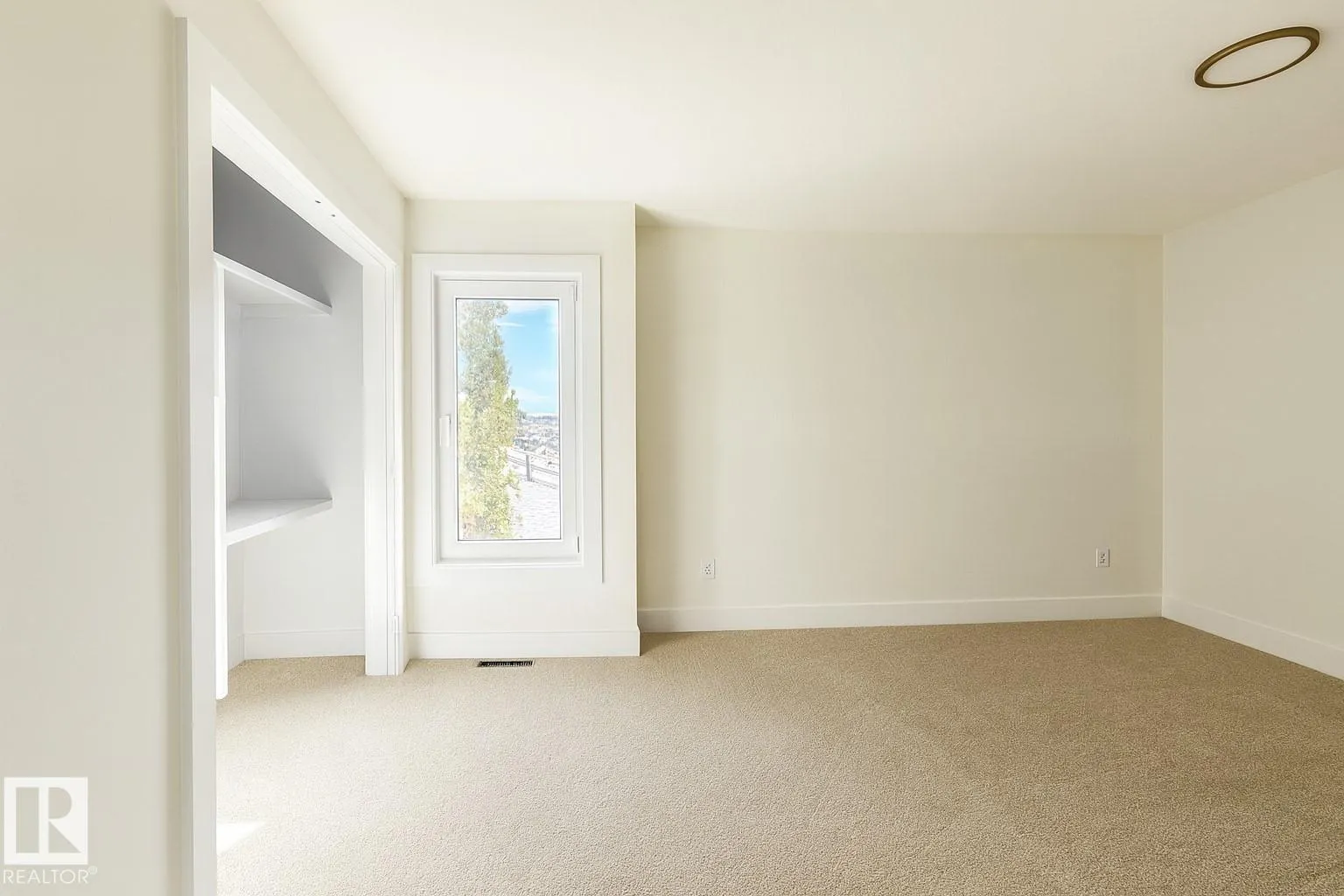 5304 104A ST NW