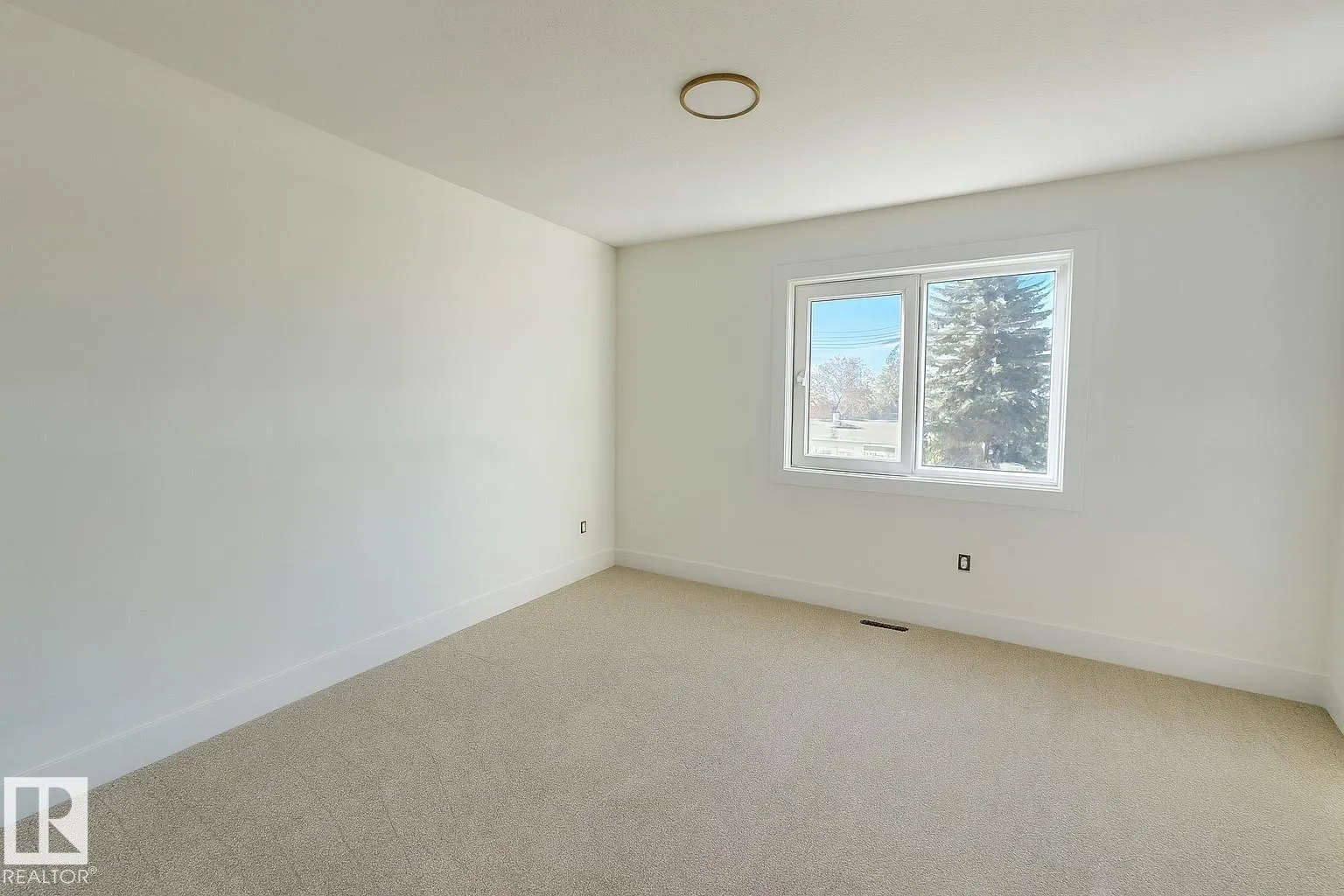 5304 104A ST NW