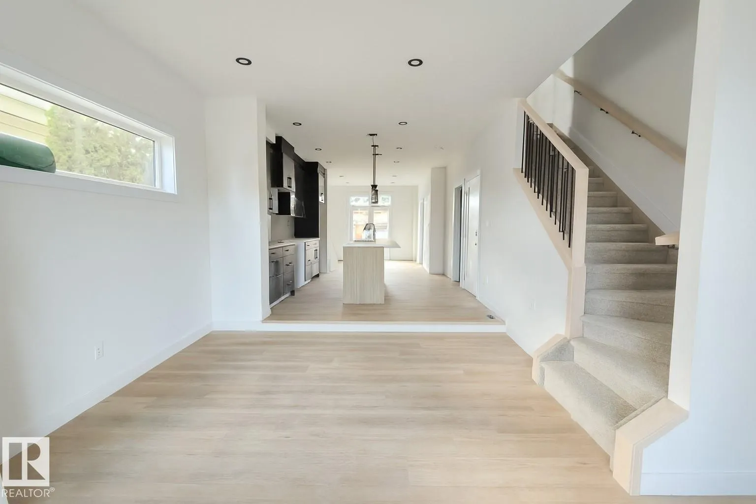 5304 104A ST NW