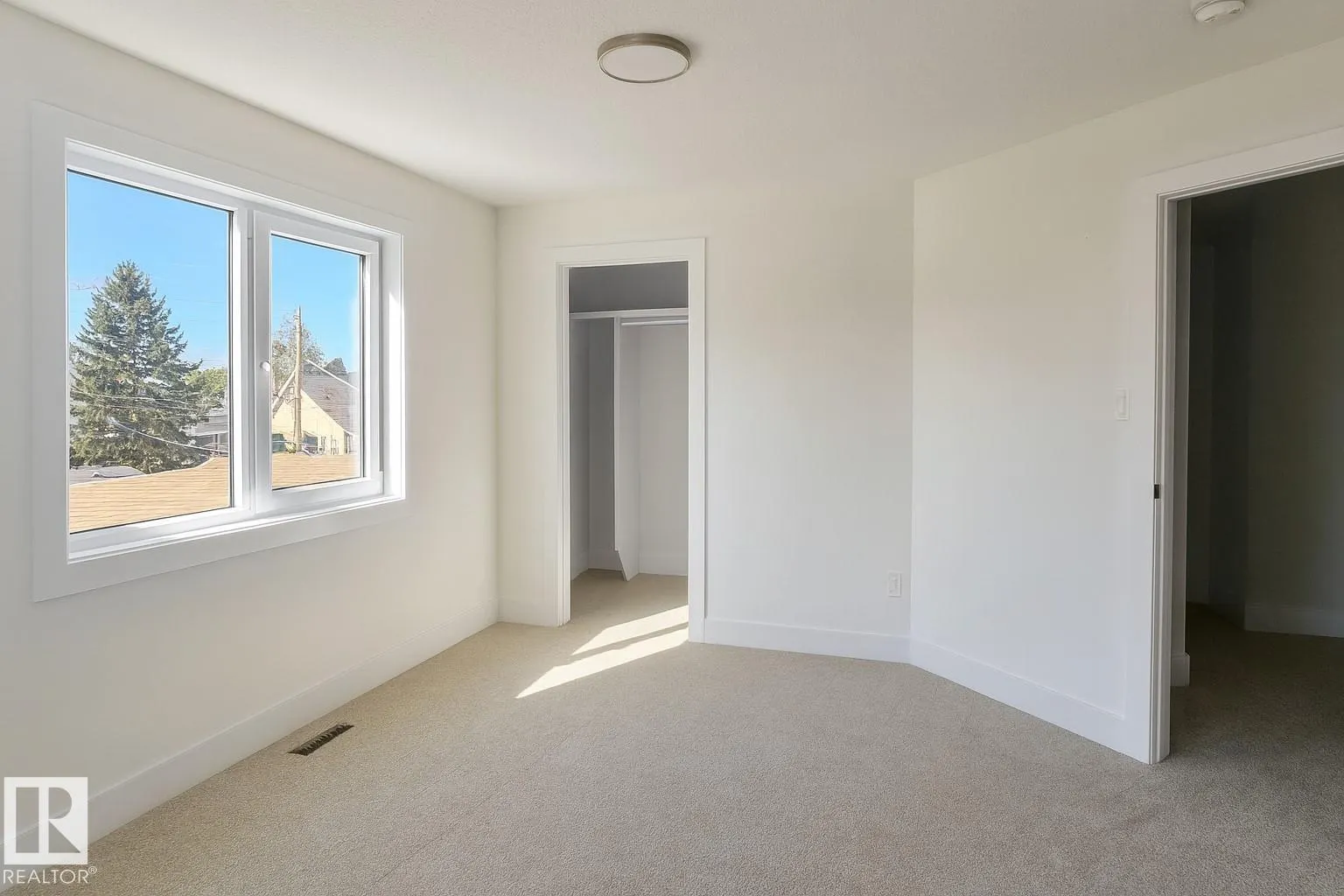 5304 104A ST NW