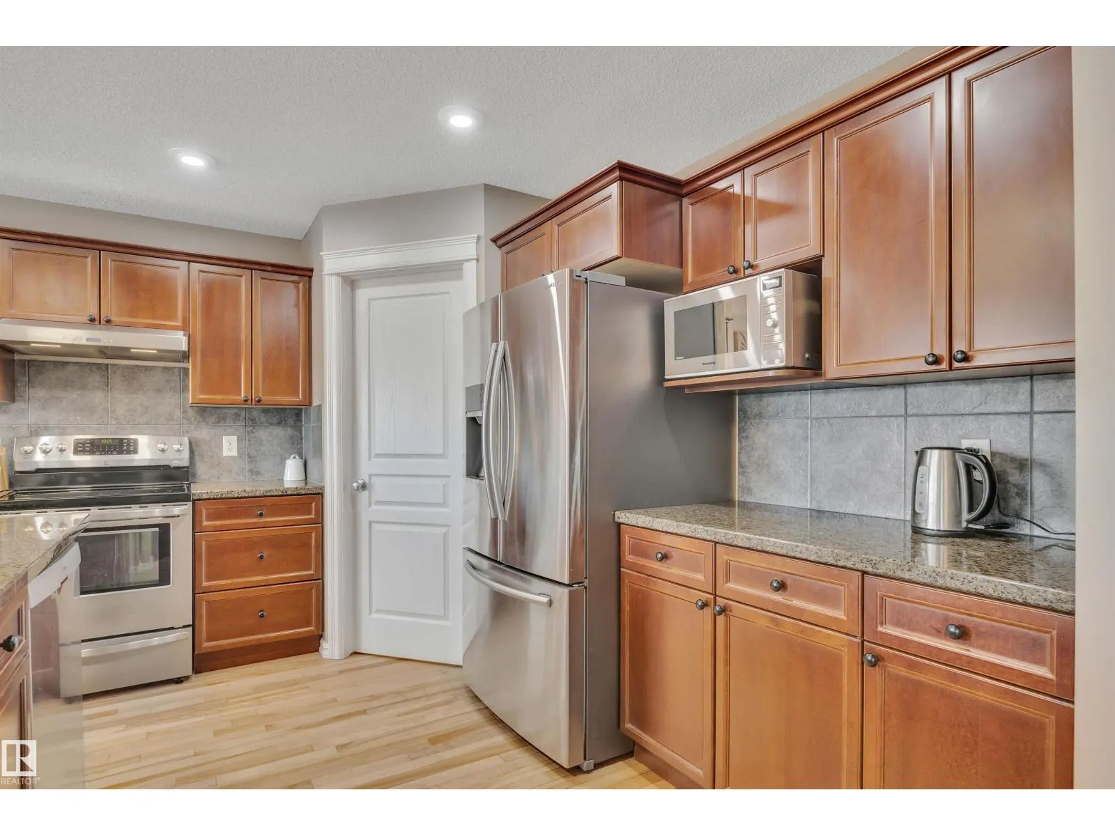 17632 87 ST NW