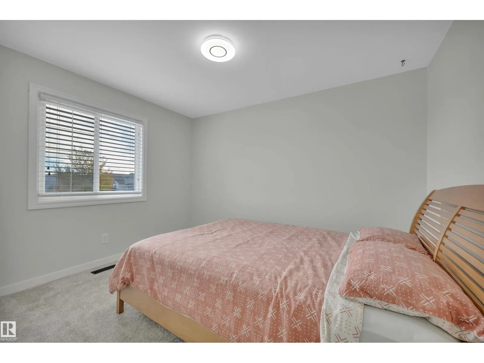 17632 87 ST NW