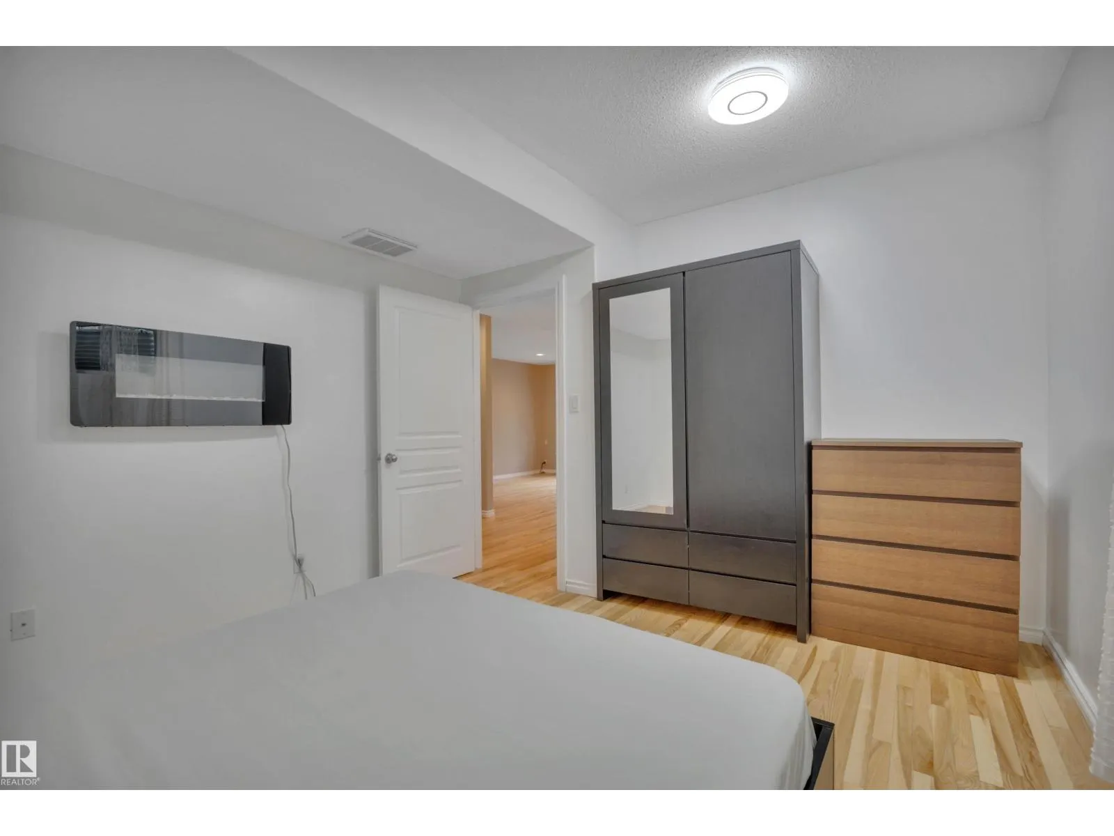 17632 87 ST NW