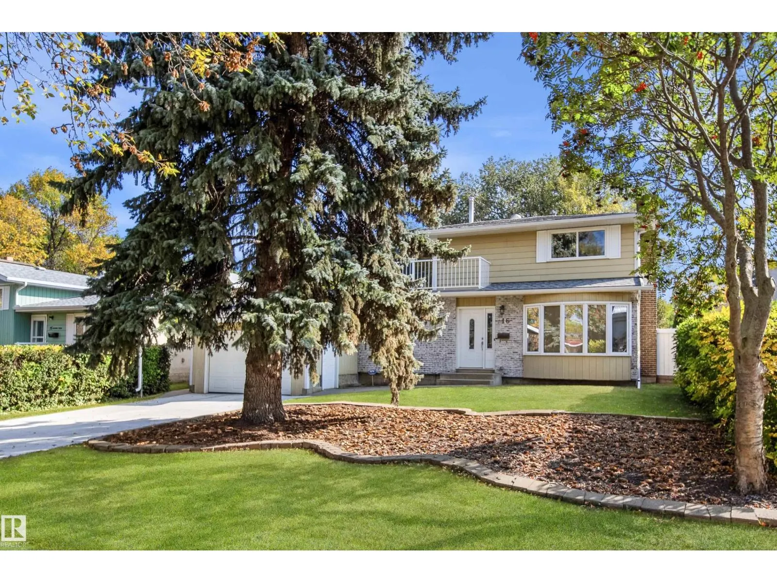 16 GRAHAM AV
